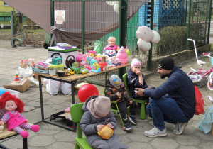 Pan Przewodniczący Rady Rodziców i dzieciaczki.