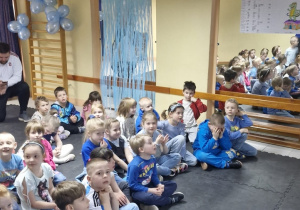 Wszyscy słuchamy z uwagą co nasi goście mają do powiedzenia.