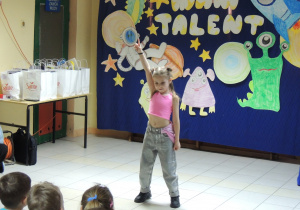 Niektórzy potrafią pięknie tańczyć.