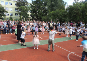 Występ grupy 3.