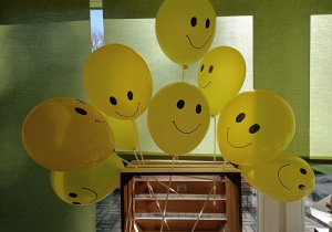 Niespodzianka dla dzieci - uśmiechnięte balony
