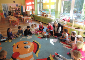 Zwierzęta, nawet pluszowe świetnie udają aktorów.