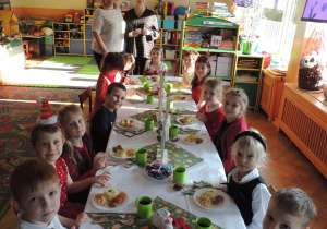 Jak w domu przy wigilijnym stole.