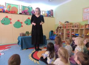 Przedstawienie teatralne i zajęcia sensoryczne