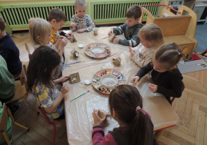 Ozdabianie domku Baby Jagi.