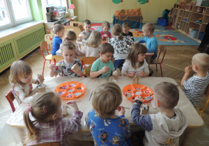 Ozdabianie domku Baby Jagi.